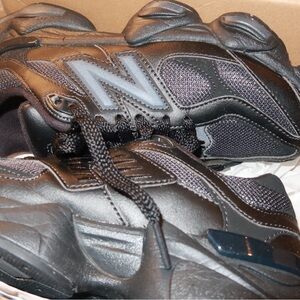 New Balance Women’s Black Athletic Sneakers with Gray Logo Accents